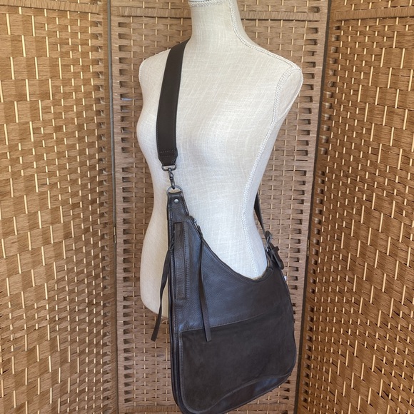 We The Free Handbags - 🎉 NEW‼️ WE THE FREE CHOCOLATE BROWN CROSSBODY UTILITY BAG‼️
